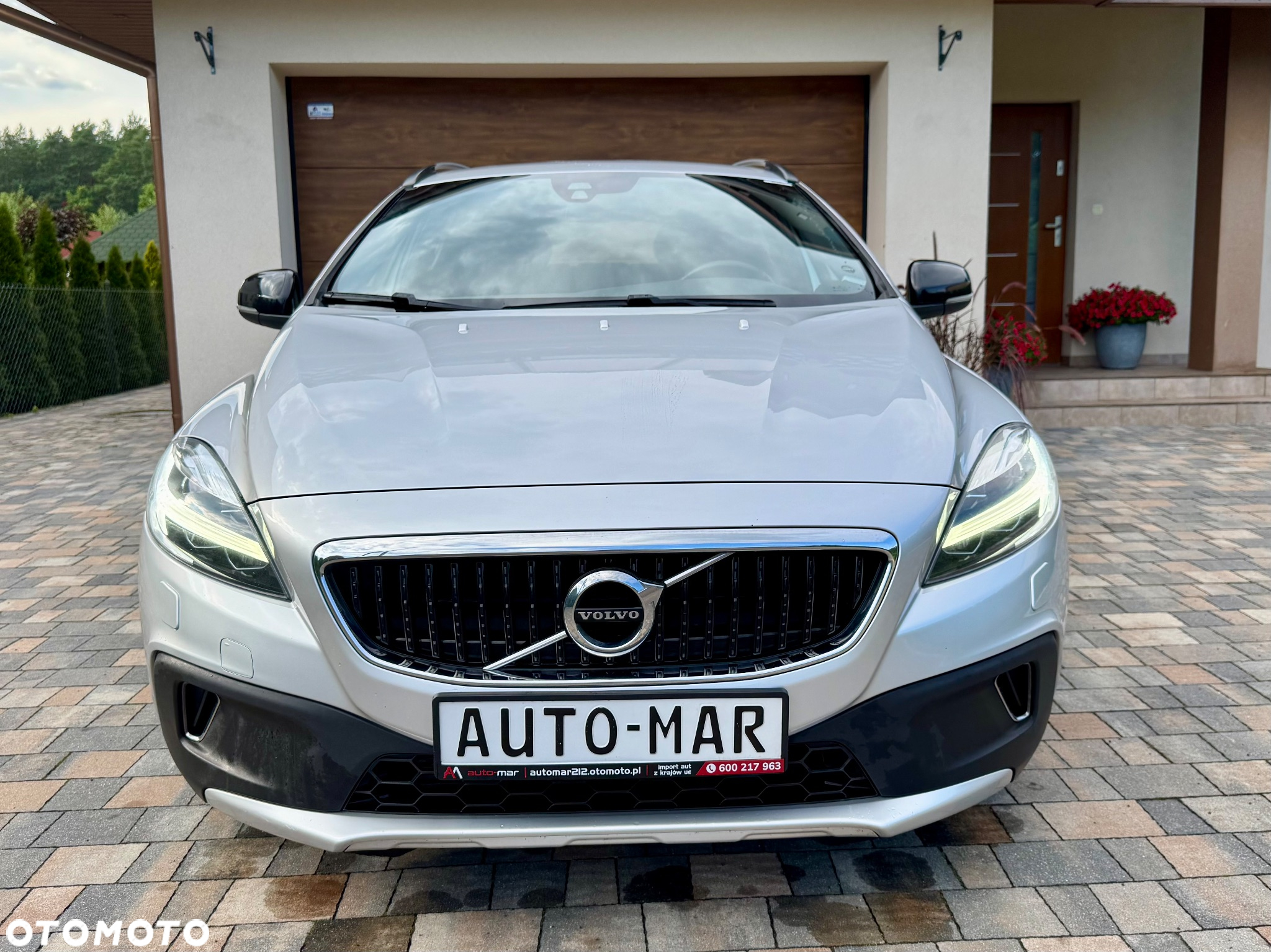 Volvo V40 Cross Country T3 Momentum - 5