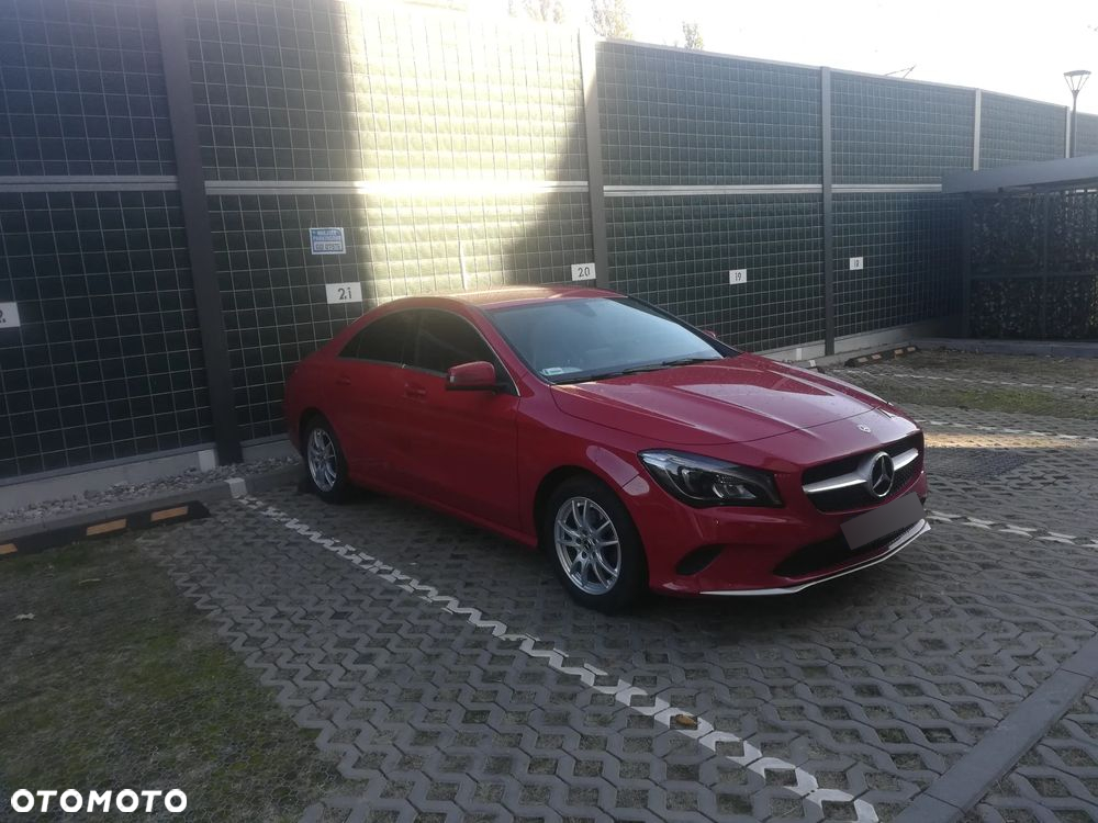 Mercedes-Benz CLA 180 7G-DCT Urban - 21