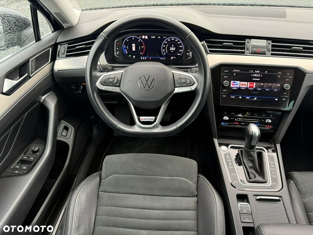 Volkswagen Passat - 5