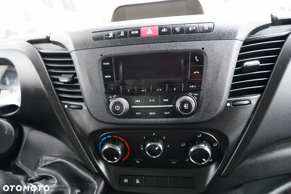 Iveco DAILY 35-140 / CHŁODNIA / AGREGAT PULSOR 400  / WINDA / BLIŹNIAK / - 27