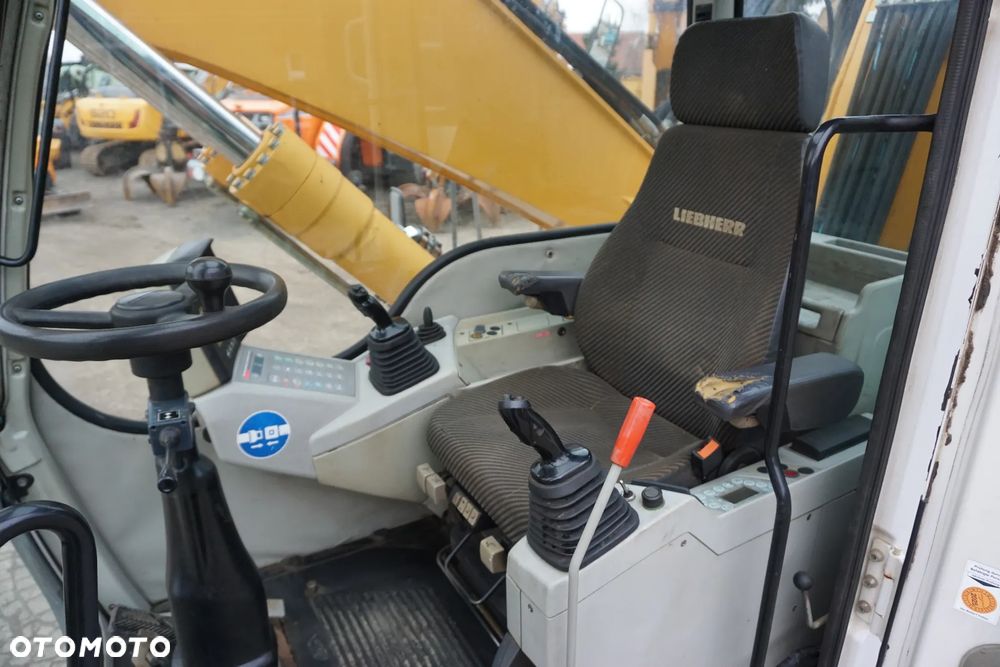 Liebherr A 924C - 15