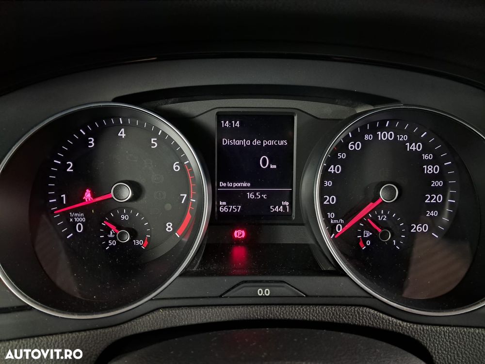 Volkswagen Passat - 16