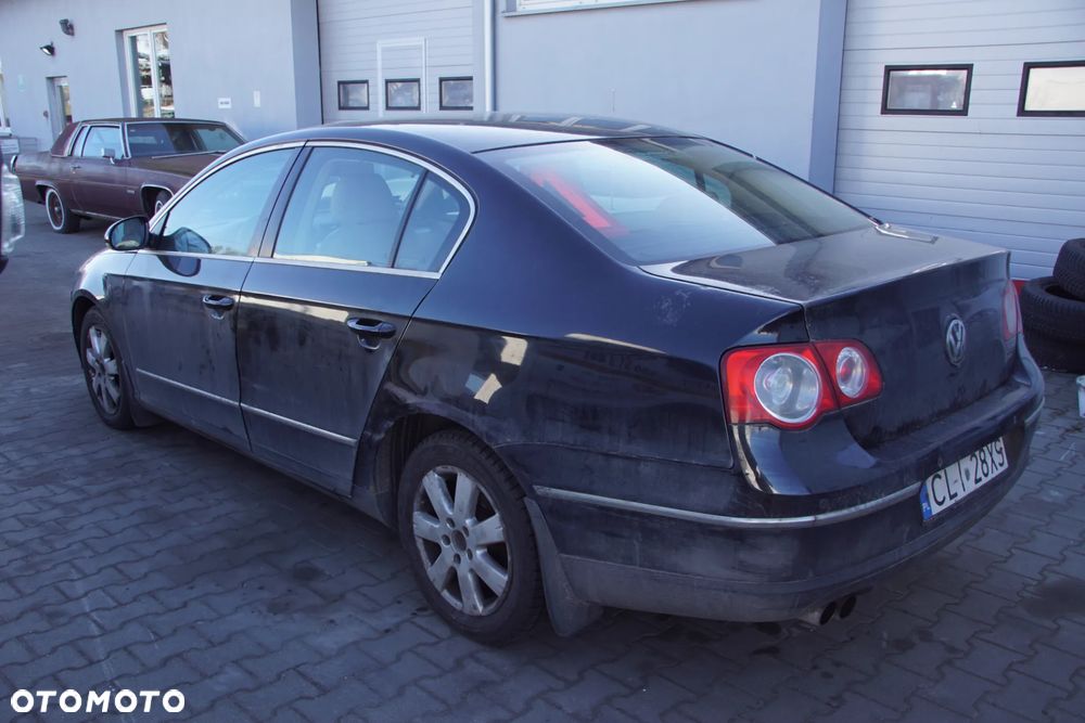 Auto na części - Volkswagen Passat B6 2.0 TDI 170 KM BMR KDA LC9X 2007R Silnik Skrzynia Drzwi Maska Błotnik Klapa Zderzak Lampa Klamka Szyba Lusterko Deska Kokpit Sterownik Moduł Czujnik Licznik Wyświetlacz Panel Kierownica - 3