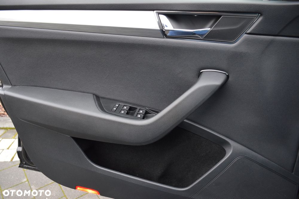 Skoda Superb 2.0 TDI SCR Sportline DSG - 17