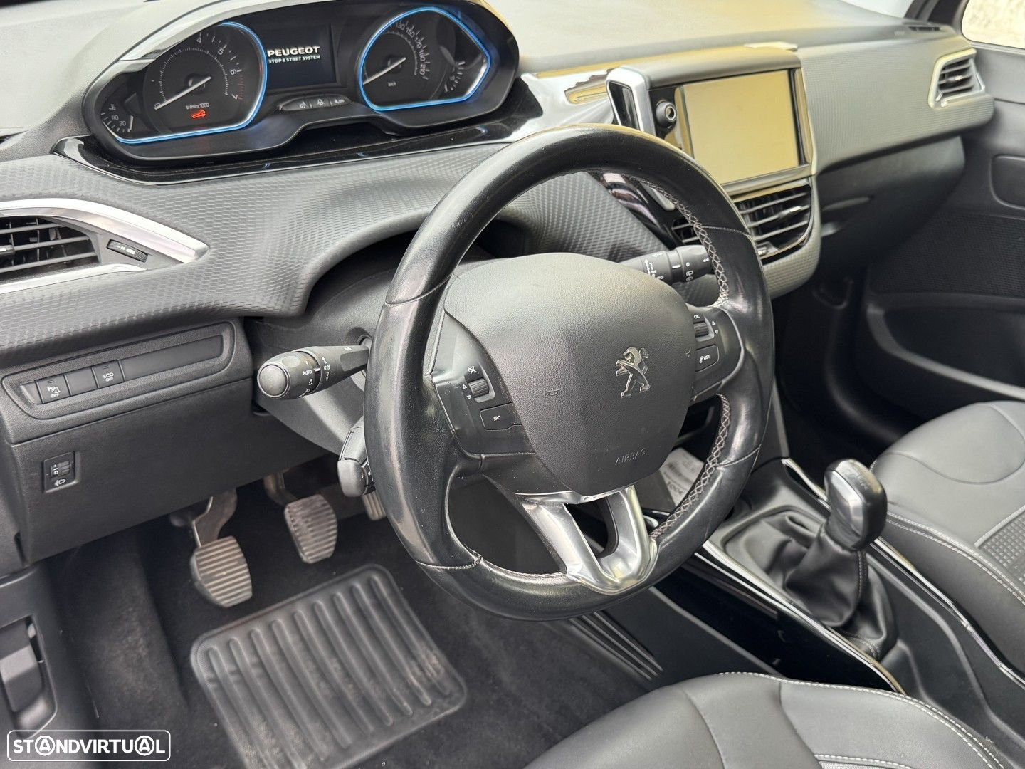 Peugeot 2008 1.2 PureTech Allure - 26