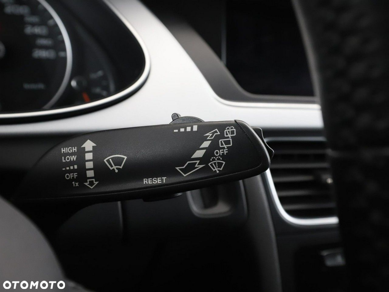 Audi A4 Avant 2.0 TDI DPF clean diesel multitronic Ambiente - 31