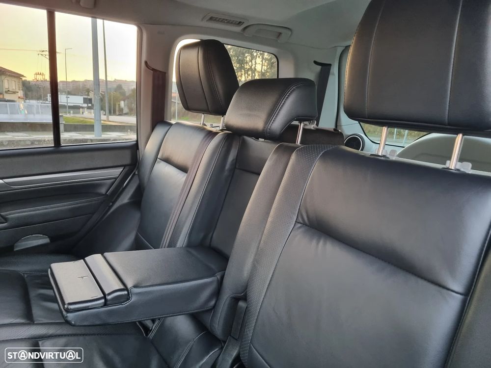 Mitsubishi Pajero 3.2 DI-D Intense CA - 18