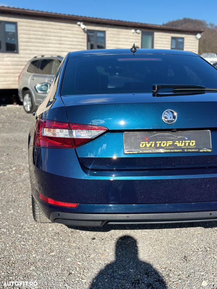 Skoda Superb 1.6 TDI DSG Ambition - 32