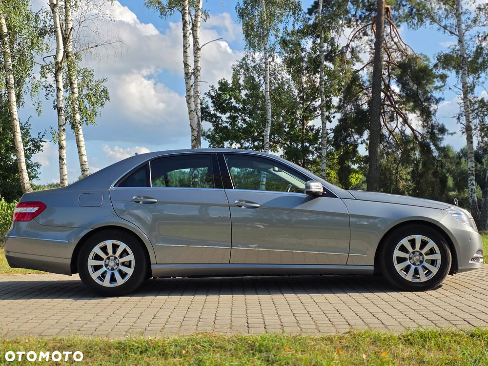 Mercedes-Benz Klasa E 300 CDI DPF BlueEFFICIENCY 7G-TRONIC Avantgarde - 5