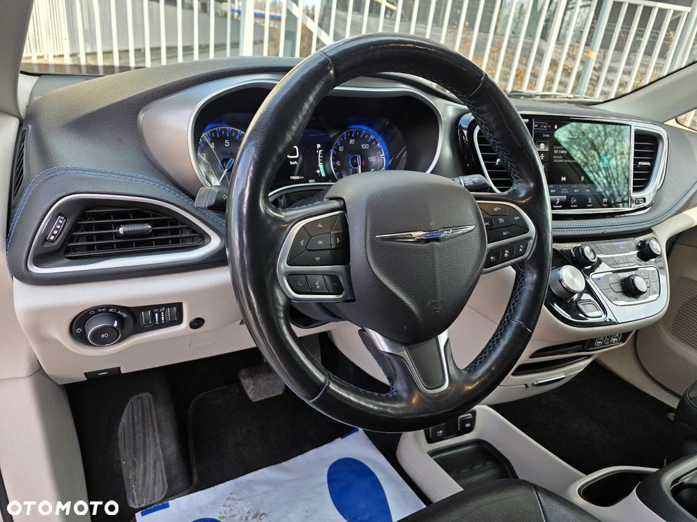 Chrysler Pacifica - 7