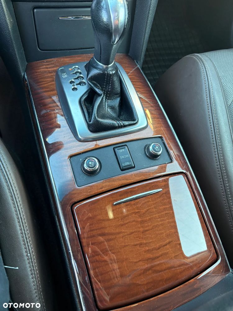 Infiniti FX - 15