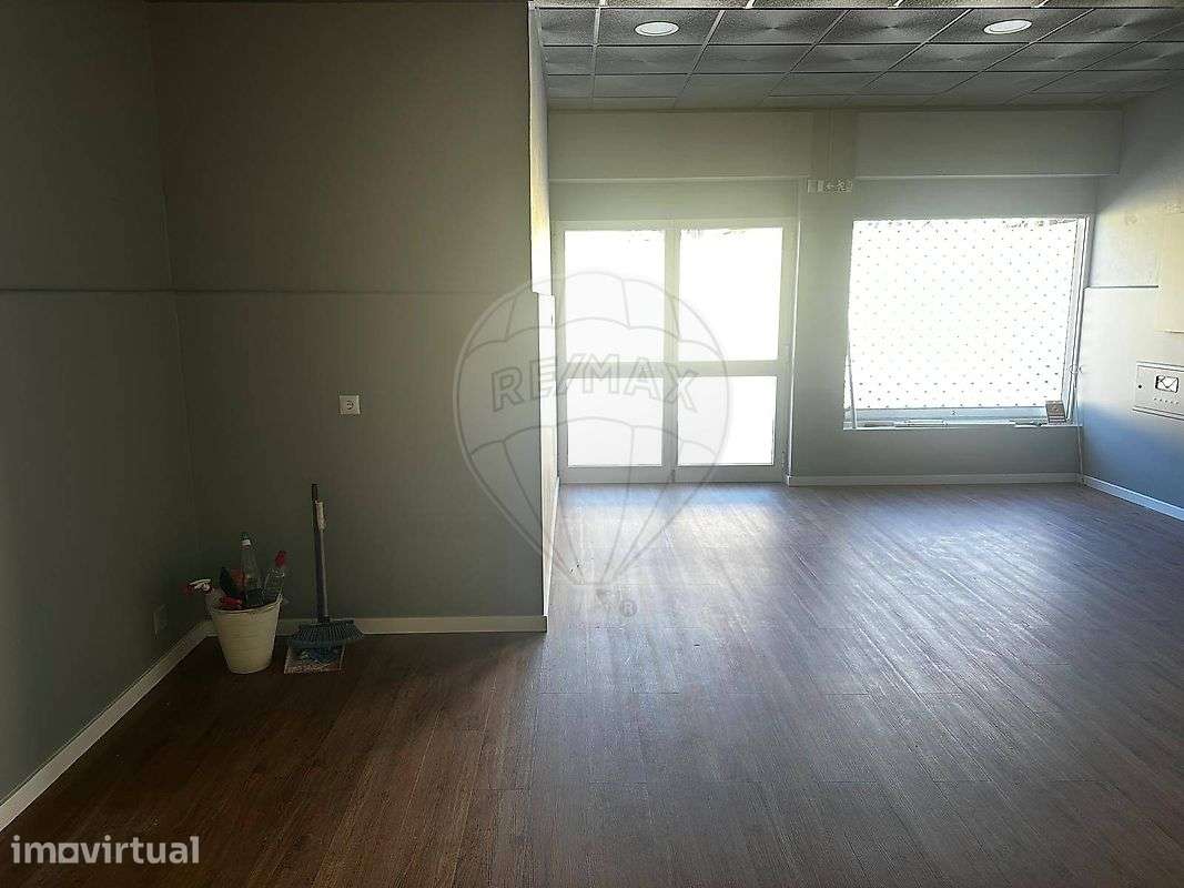 Loja  para arrendamento - Grande imagem: 2/5