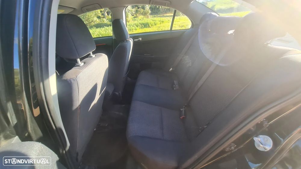 Mitsubishi Lancer 1.5 Invite - 9