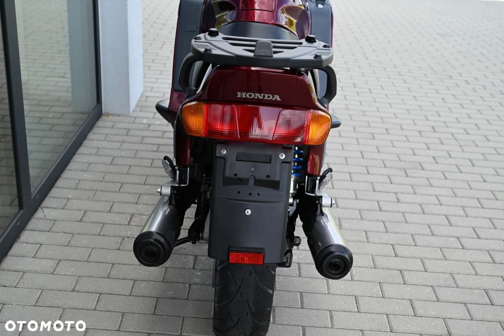 Honda ST - 8
