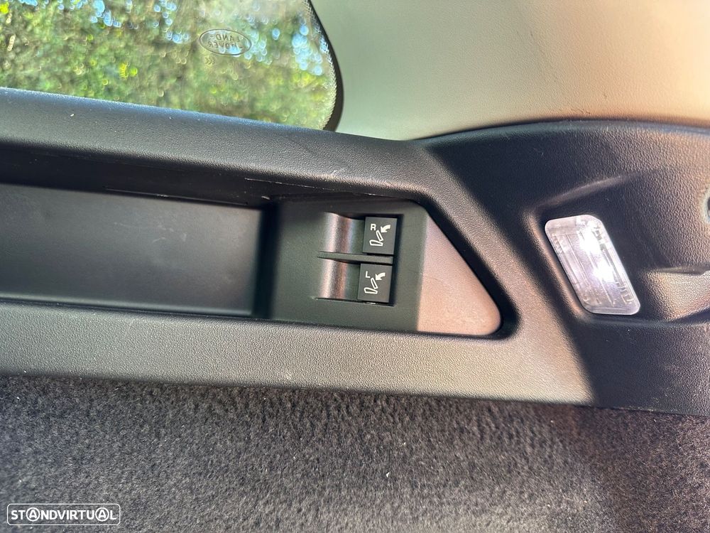 Land Rover Discovery Sport 2.0 eD4 HSE - 31