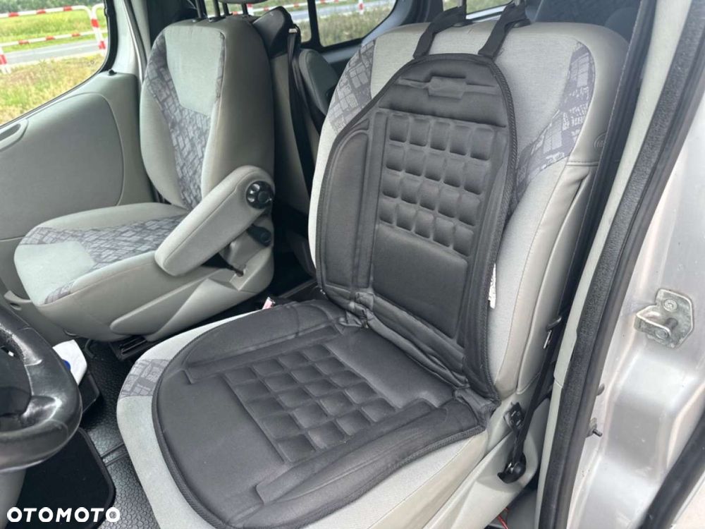 Opel Vivaro - 22