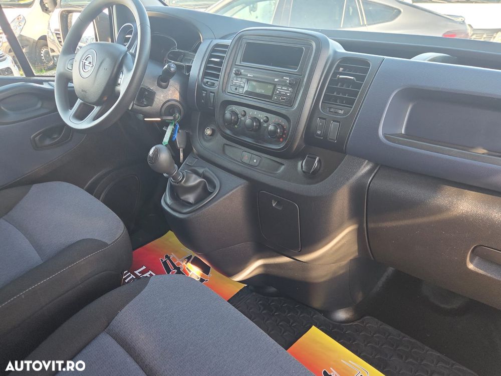 Opel Vivaro Doka 6 Locuri+Duba - 19