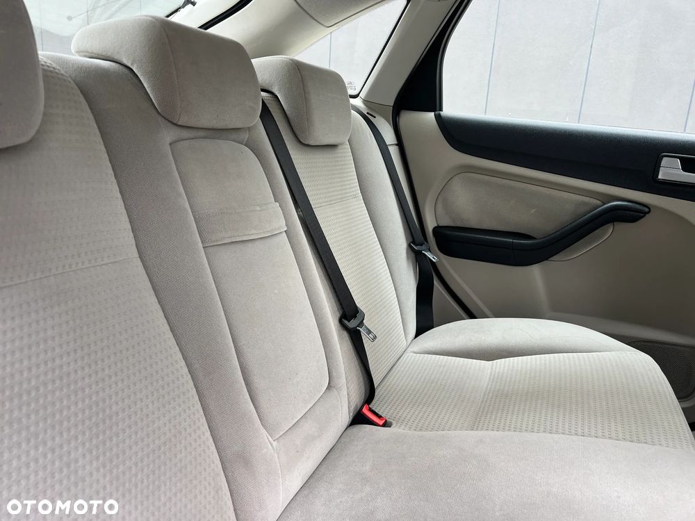 Ford Focus - 17