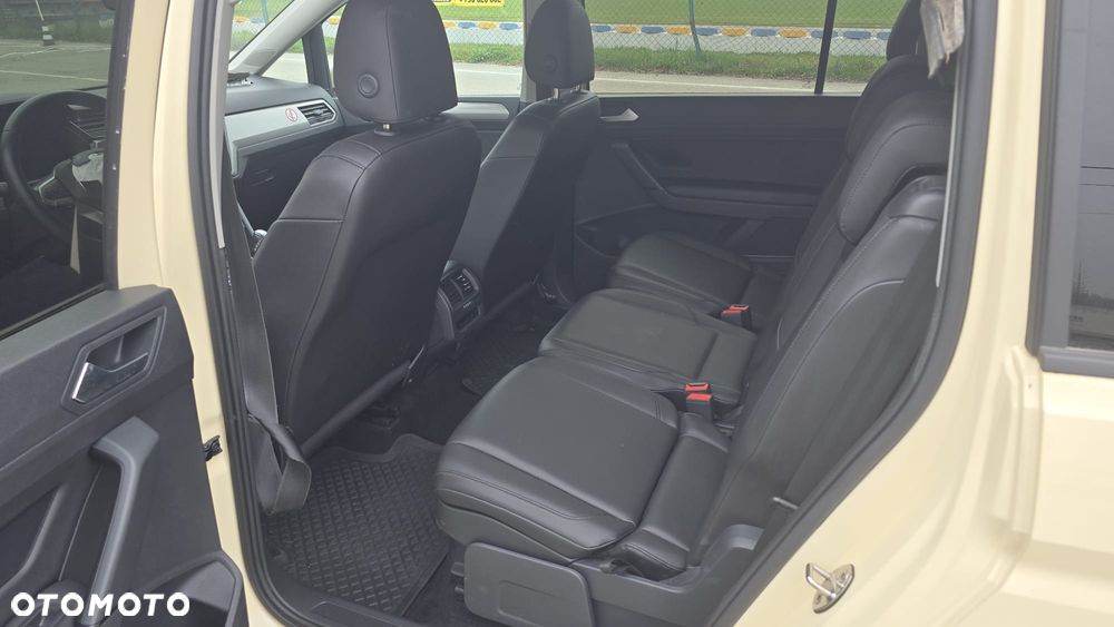 Volkswagen Touran - 13