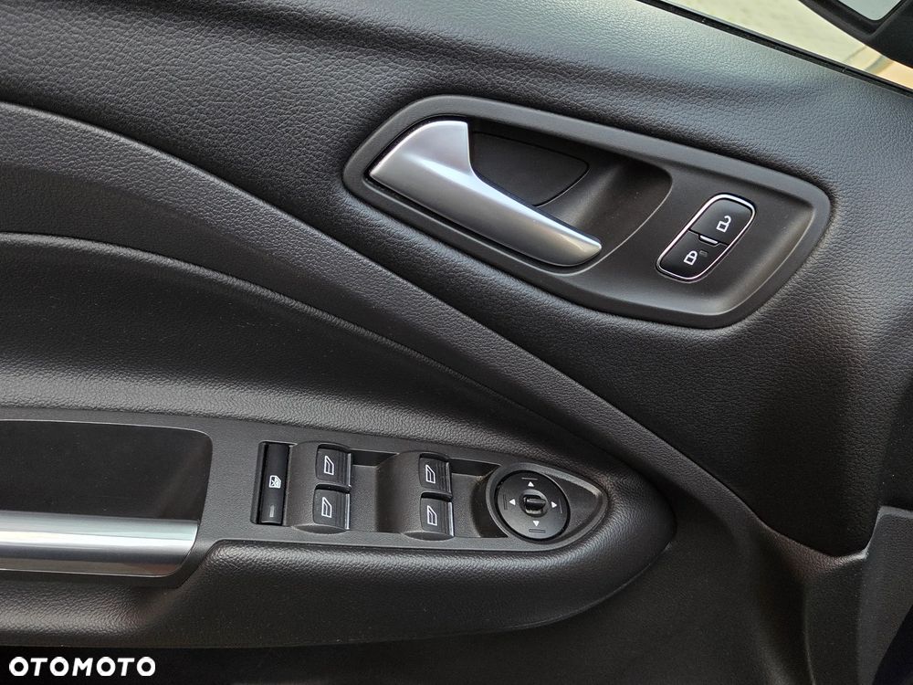 Ford Kuga 1.5 EcoBoost 2x4 ST-Line - 29