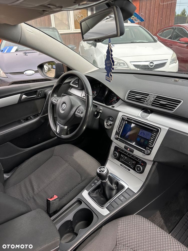 Volkswagen Passat 2.0 TDI Comfortline R-Style - 7