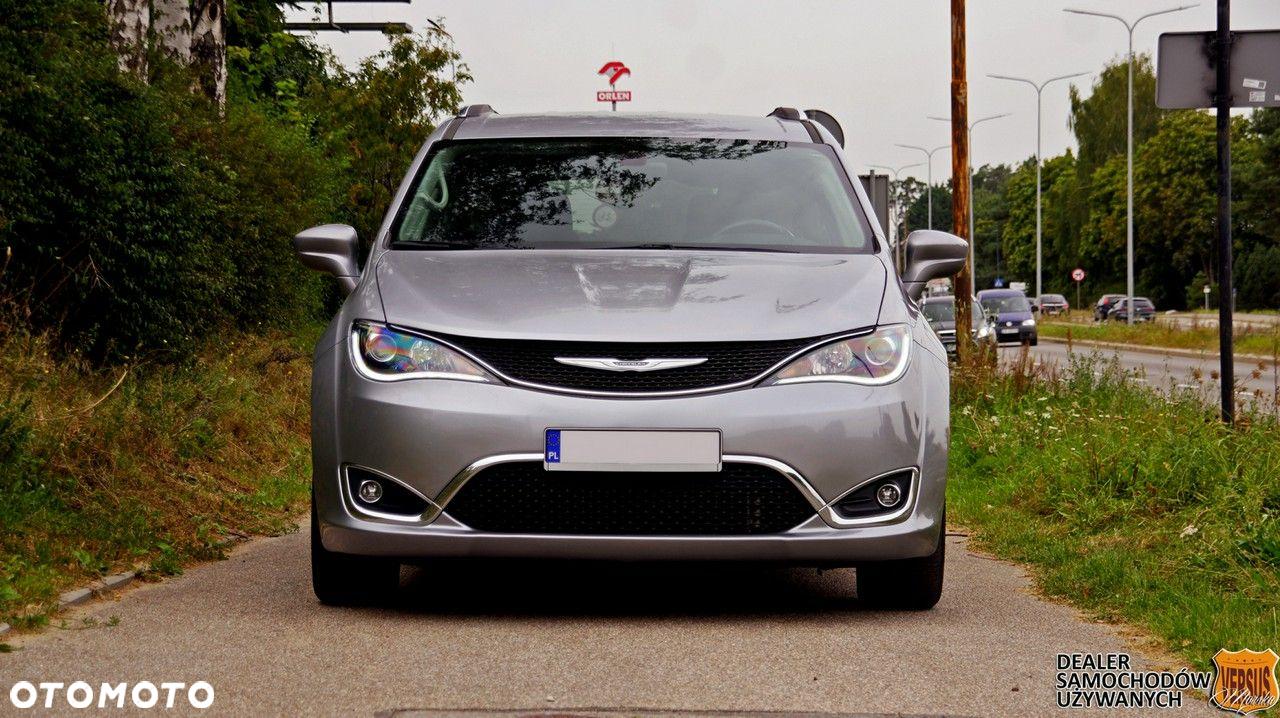 Chrysler Pacifica - 3