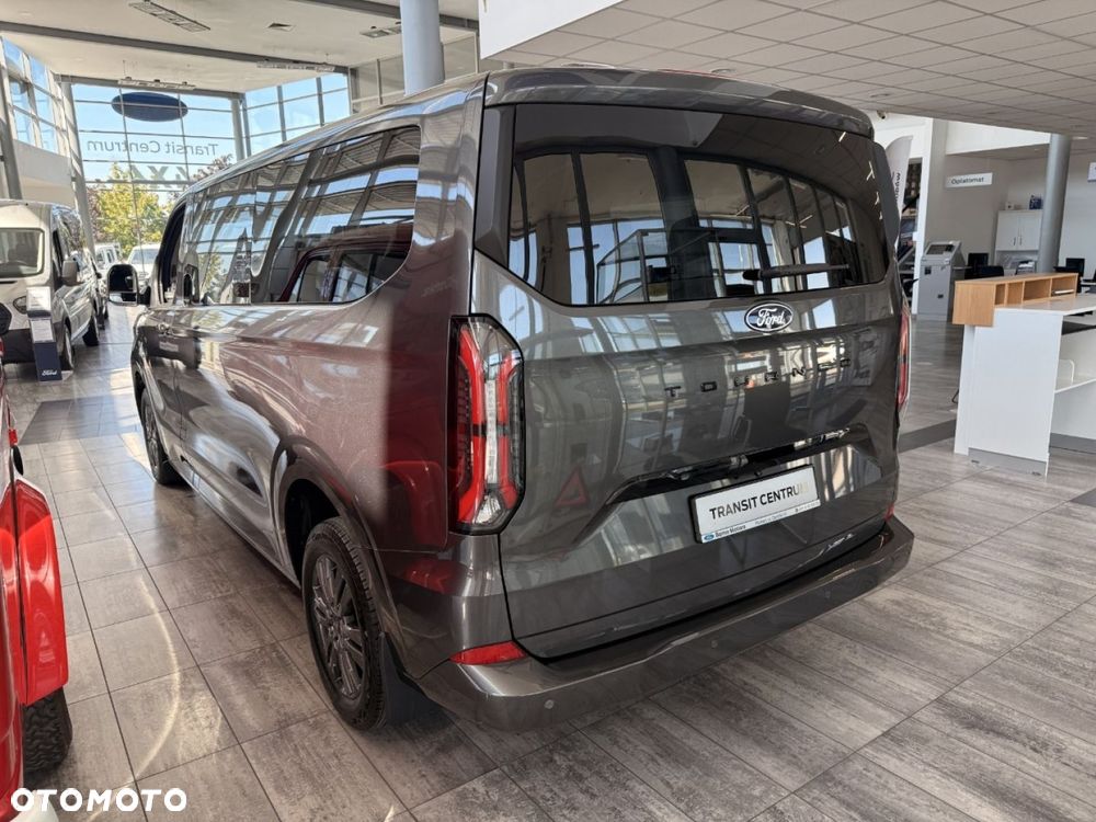 Ford Tourneo Custom - 9