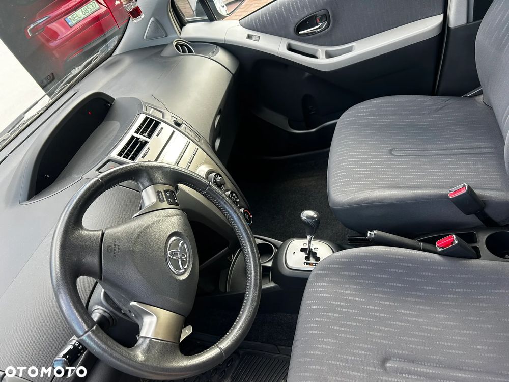 Toyota Yaris - 6