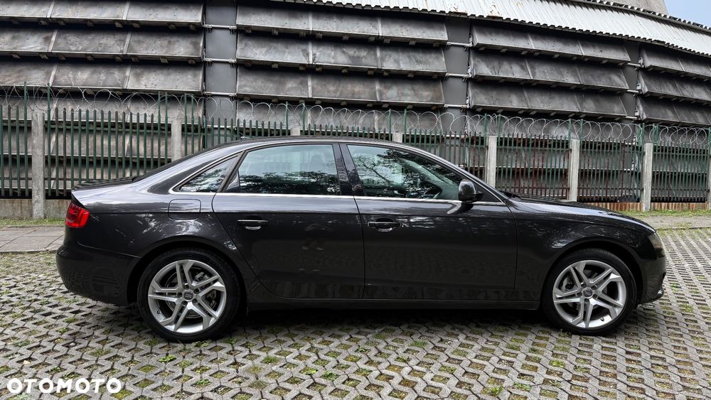 Audi A4 Limousine - 8