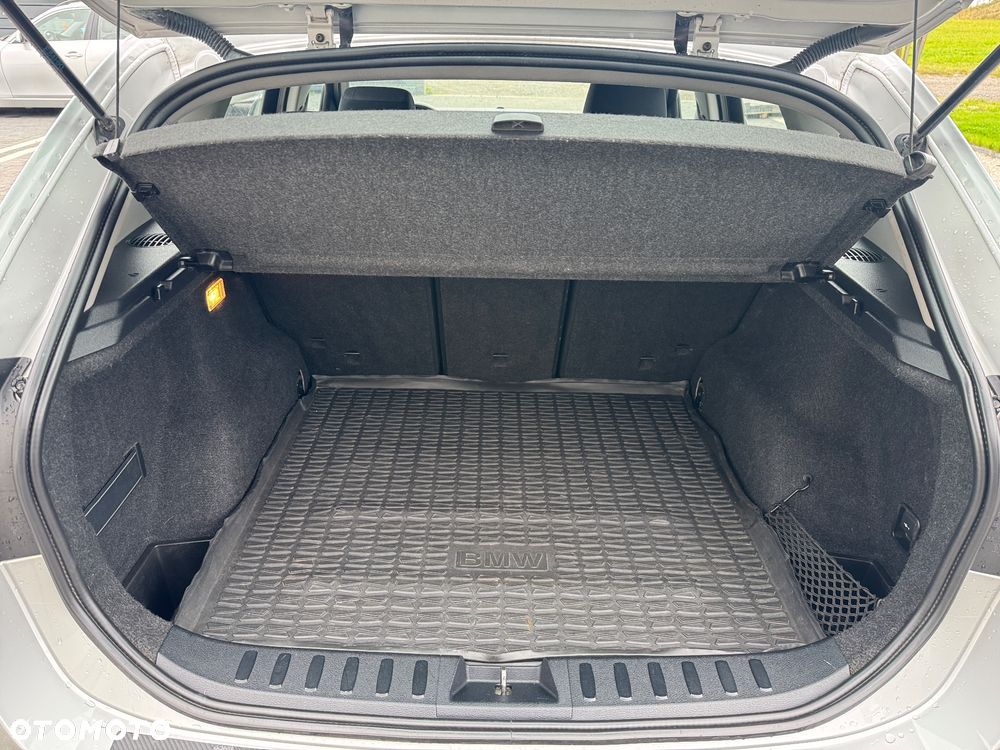 BMW X1 sDrive18d Sport Line - 24