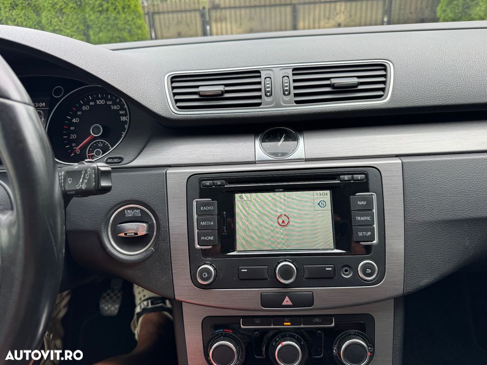 Volkswagen Passat - 26