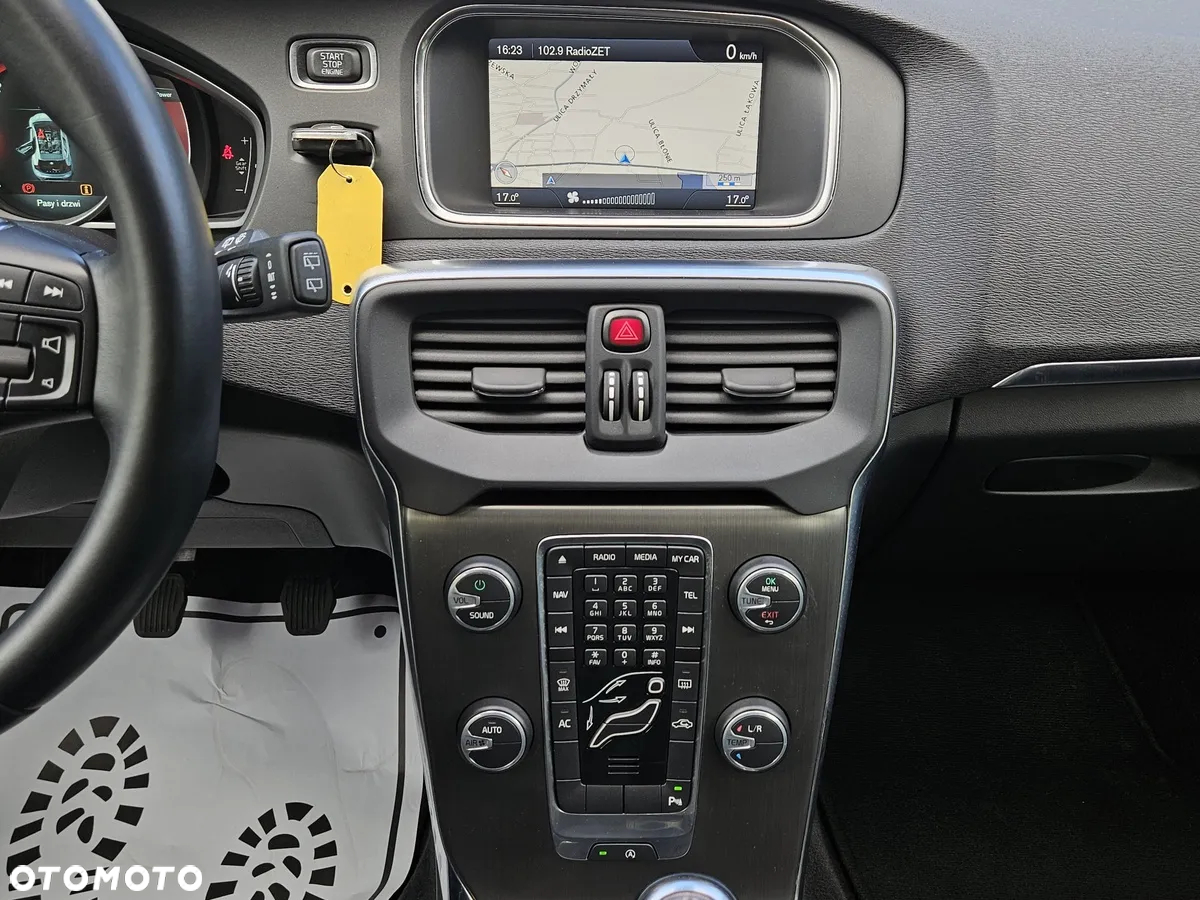 Volvo V40 D2 Momentum - 11