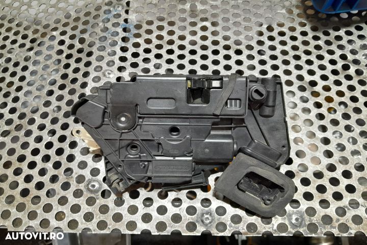 Broasca usa fata stanga 5E0837015 5E0837015 Volkswagen VW Passat B6 [ - 2