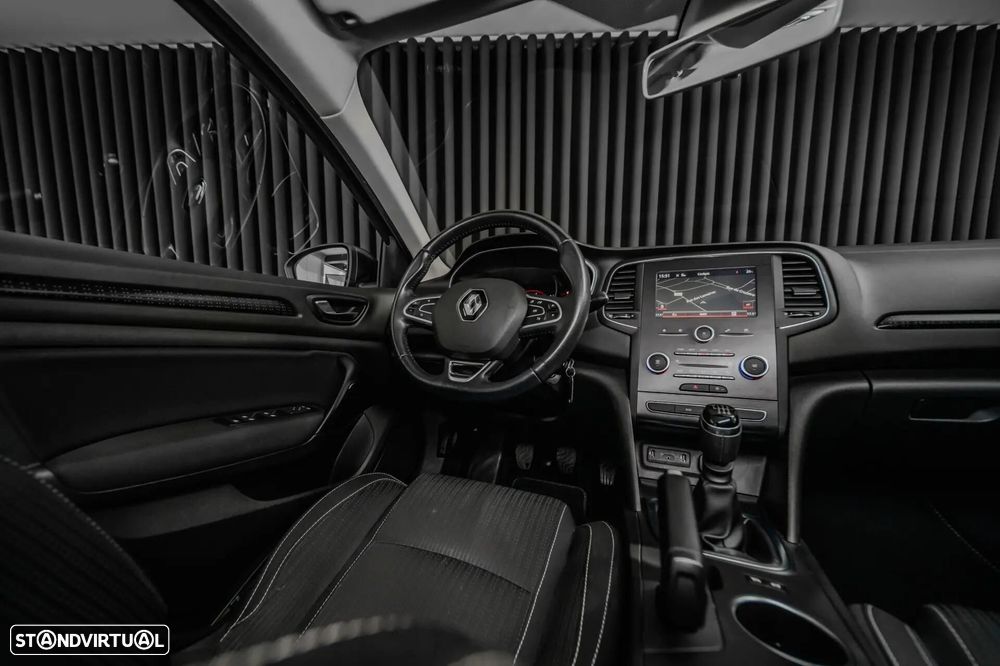 Renault Mégane Sport Tourer 1.2 TCE Zen — fotografia 11