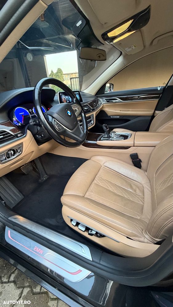BMW Seria 7 740d xDrive - 14