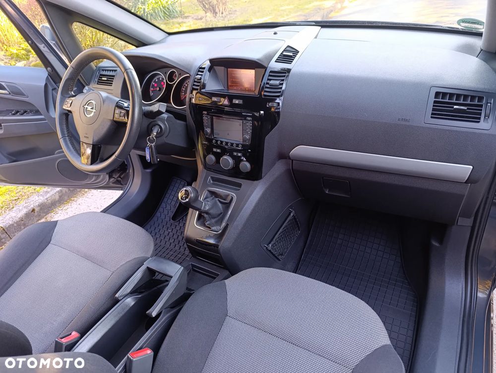 Opel Zafira 1.8 Cosmo - 3