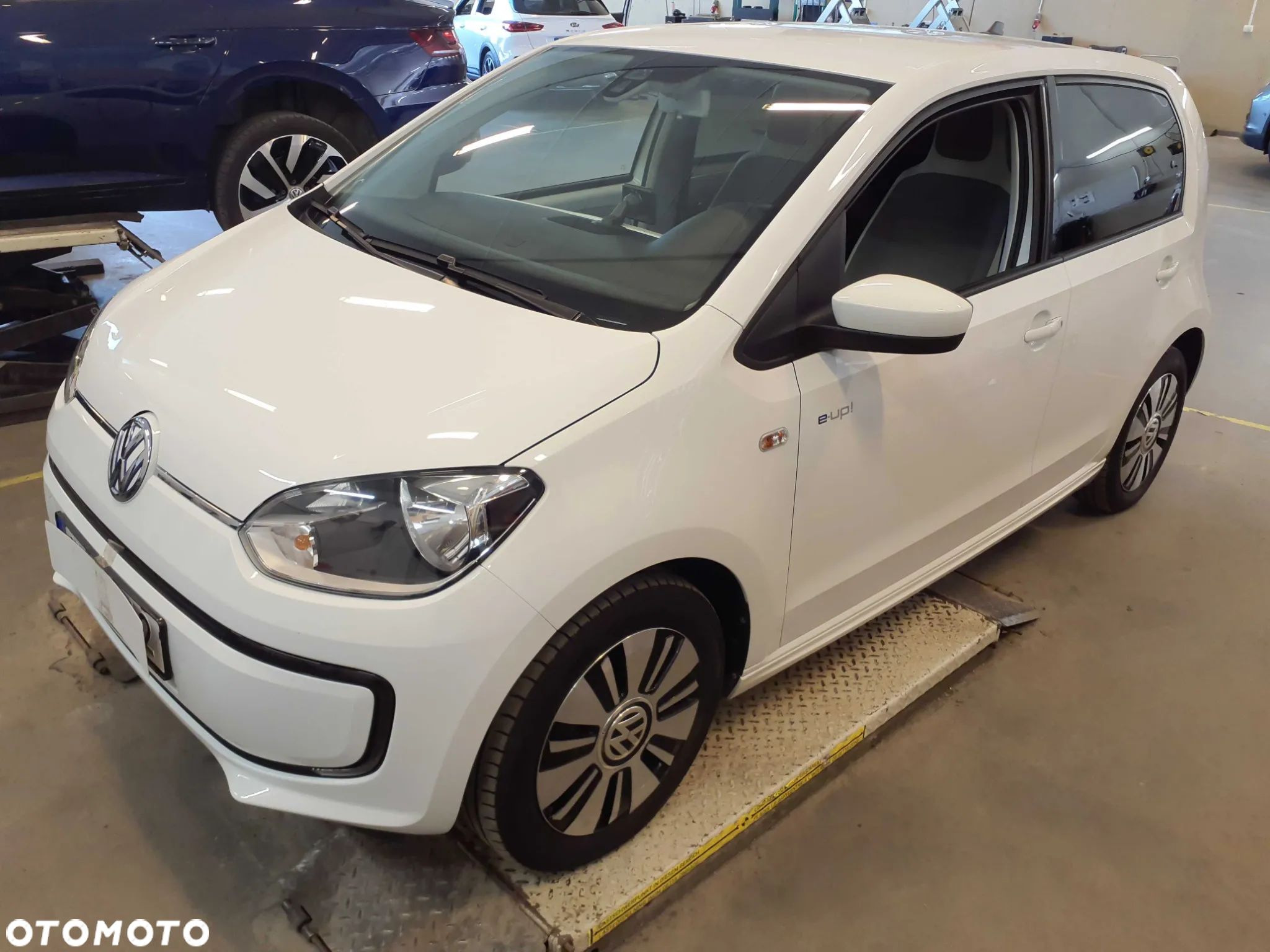 Volkswagen up! e-up - 1