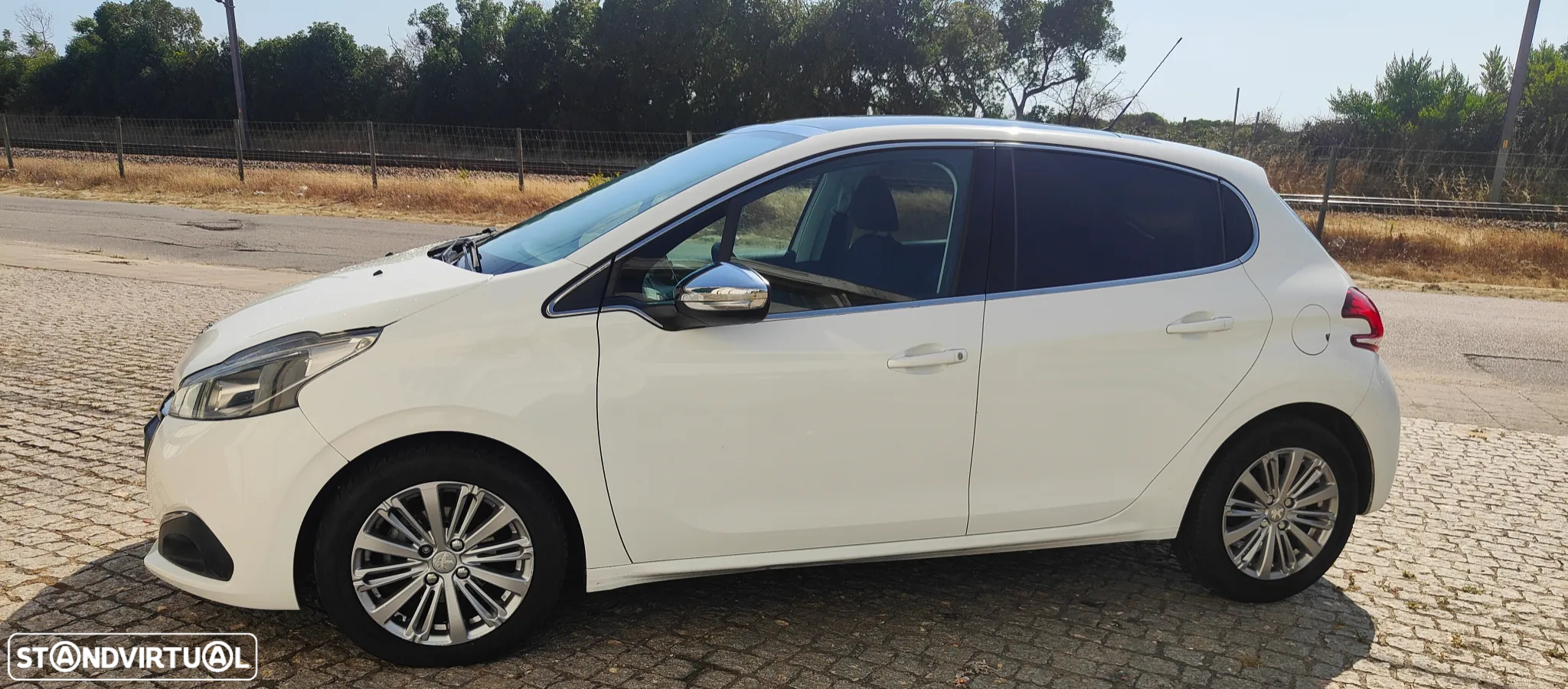 Peugeot 208 1.6 BlueHDi Allure - 6