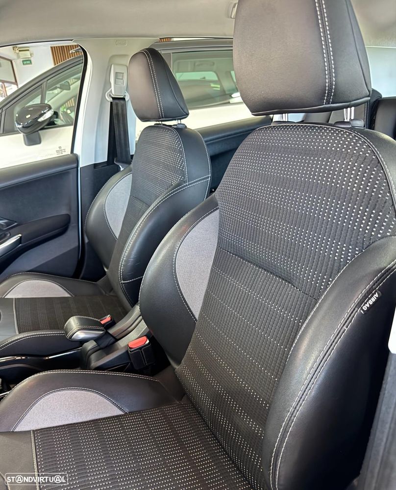 Peugeot 2008 PureTech 110 Stop&Start Allure - 17