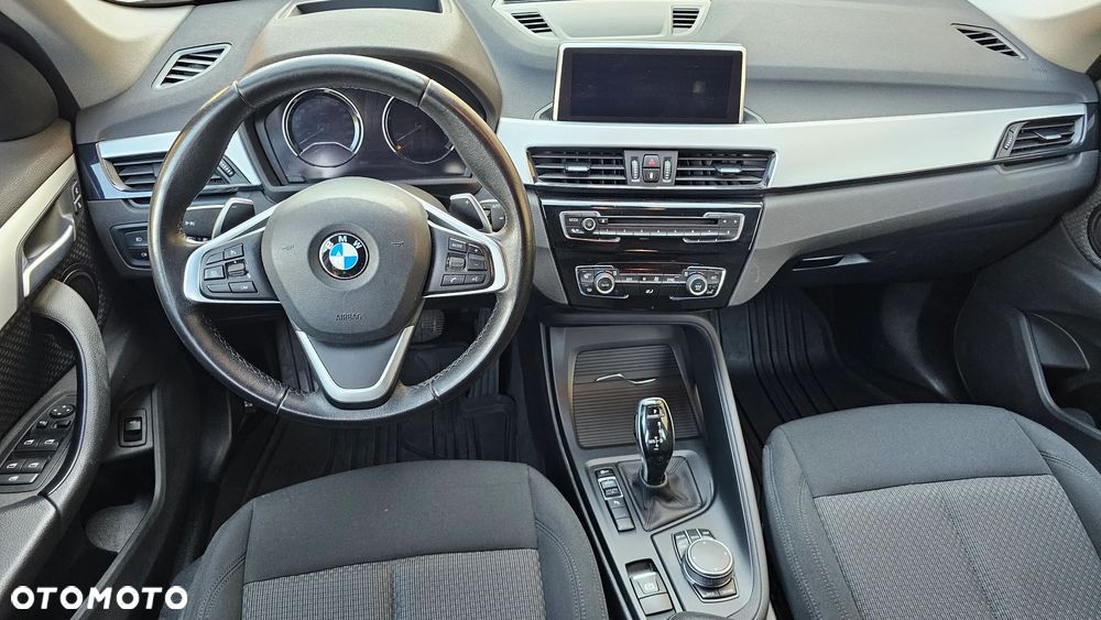 BMW X1 sDrive18d xLine - 35