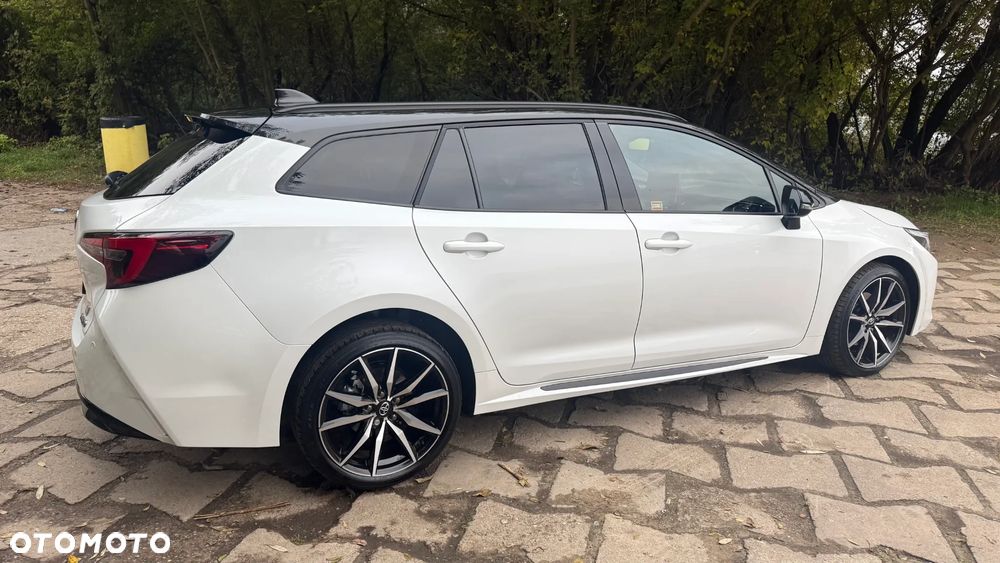 Toyota Corolla 2.0 Hybrid GR Sport - 11
