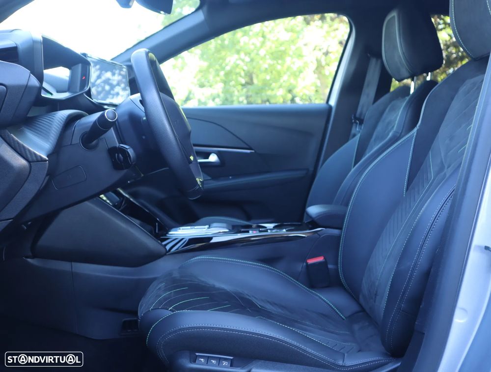 Peugeot e-208 GT - 27