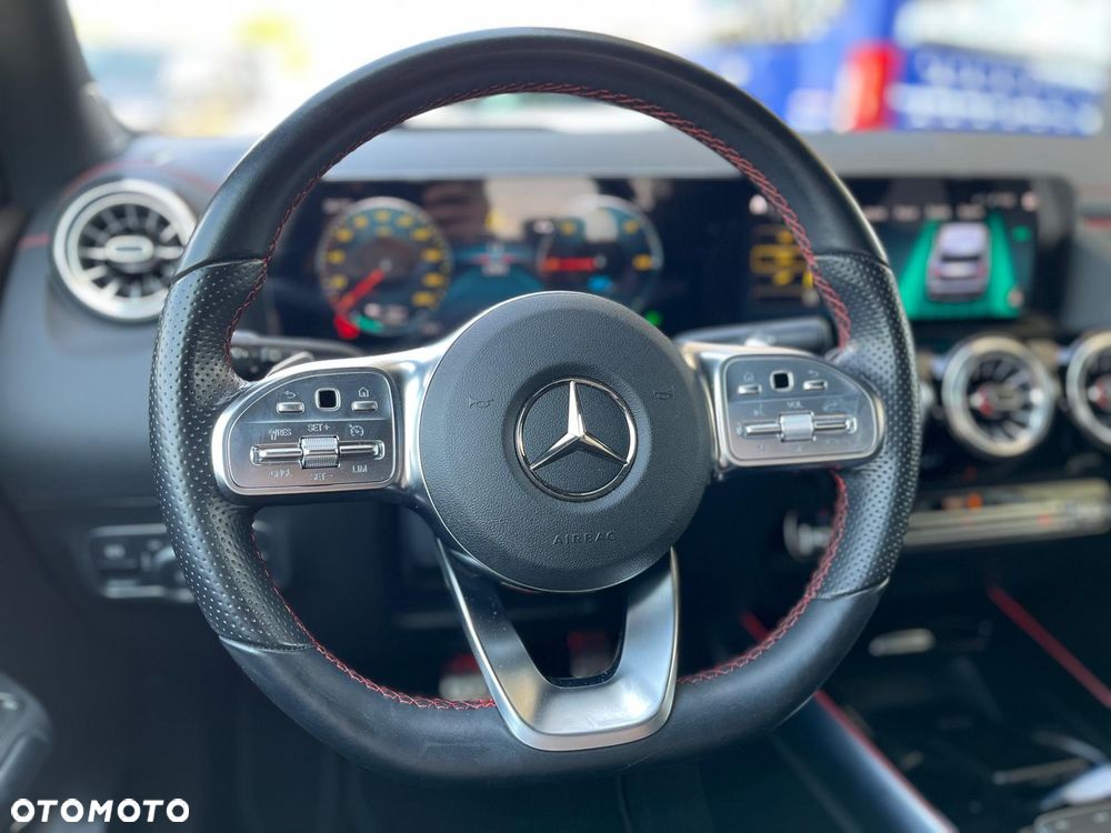 Mercedes-Benz EQA 300 66.5kWh 4-Matic AMG Line - 25