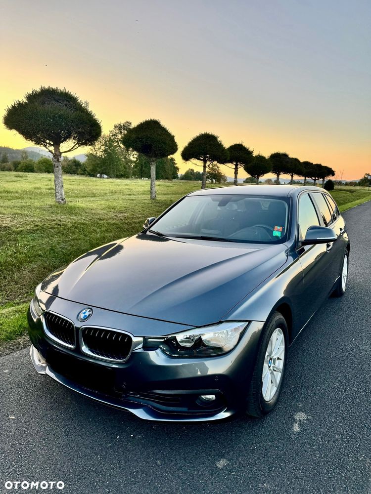 BMW Seria 3 318d Touring Luxury Line - 2