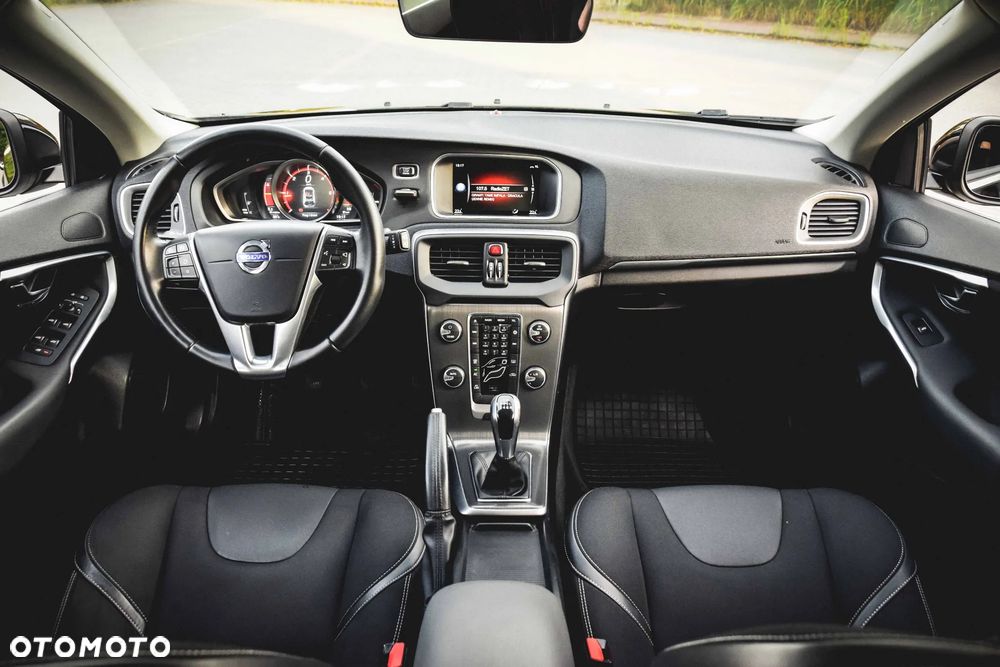 Volvo V40 D2 Momentum - 7
