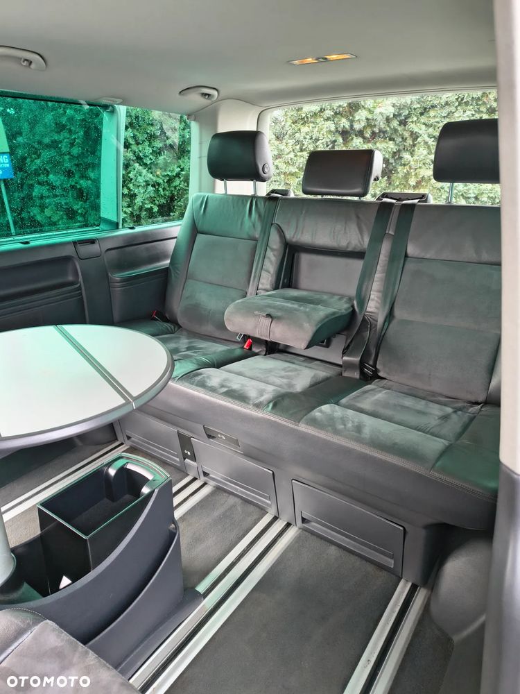 Volkswagen Multivan - 14