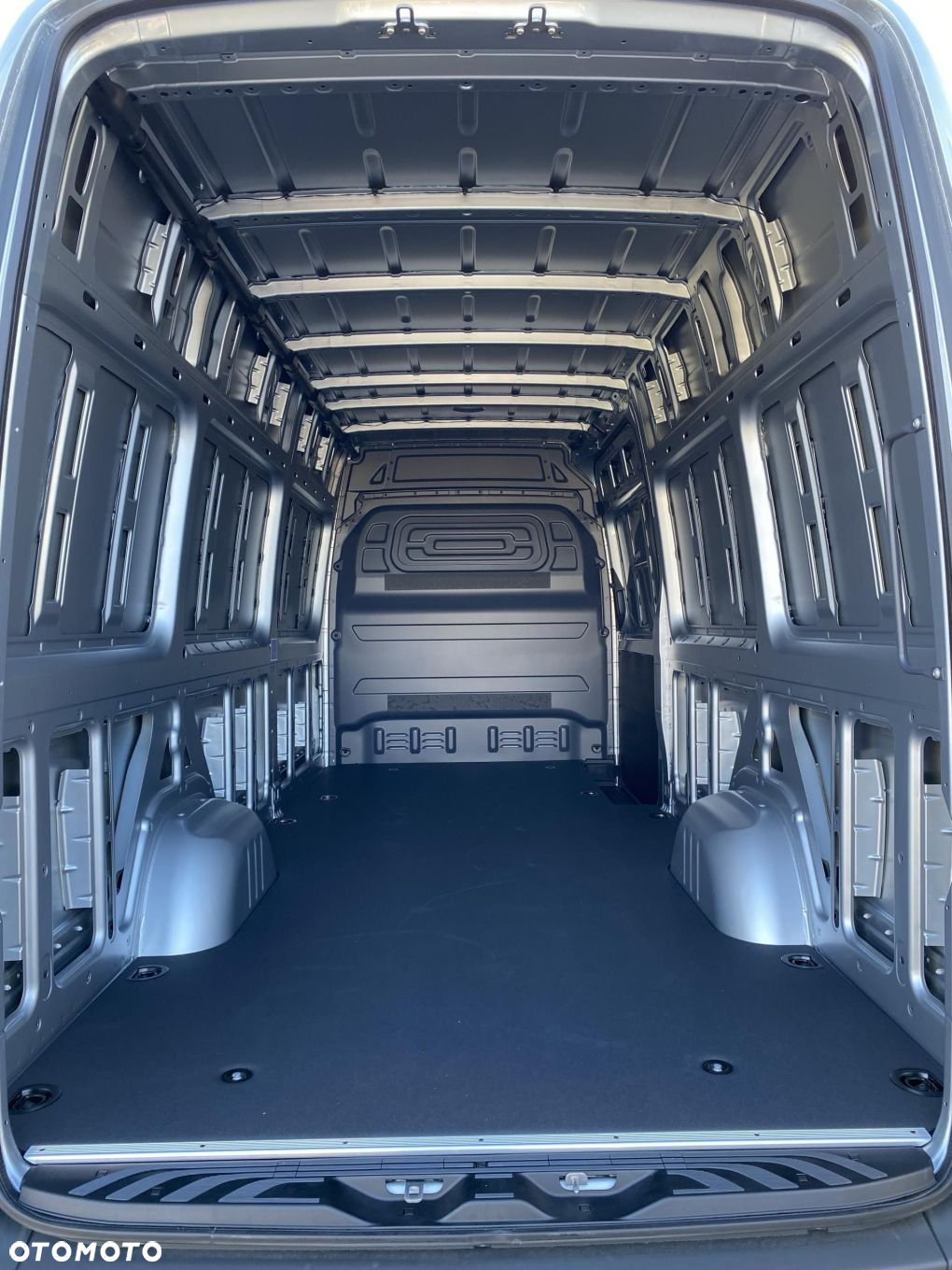 Mercedes-Benz Sprinter - 5