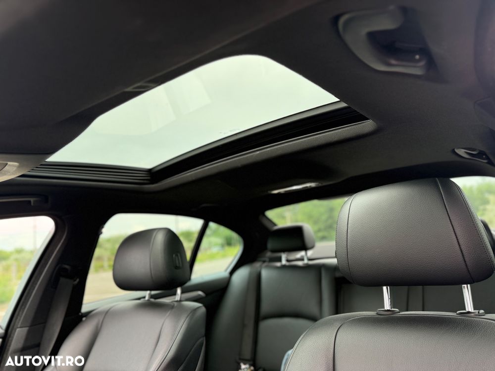 BMW Seria 5 535d xDrive - 12