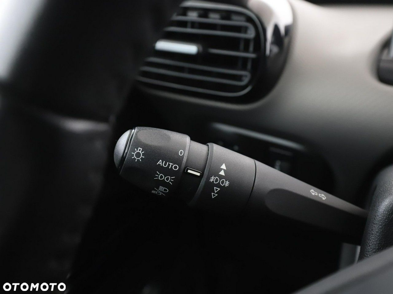 Citroën C4 Cactus Pure Tech e-THP 110 Stop&Start Shine - 32