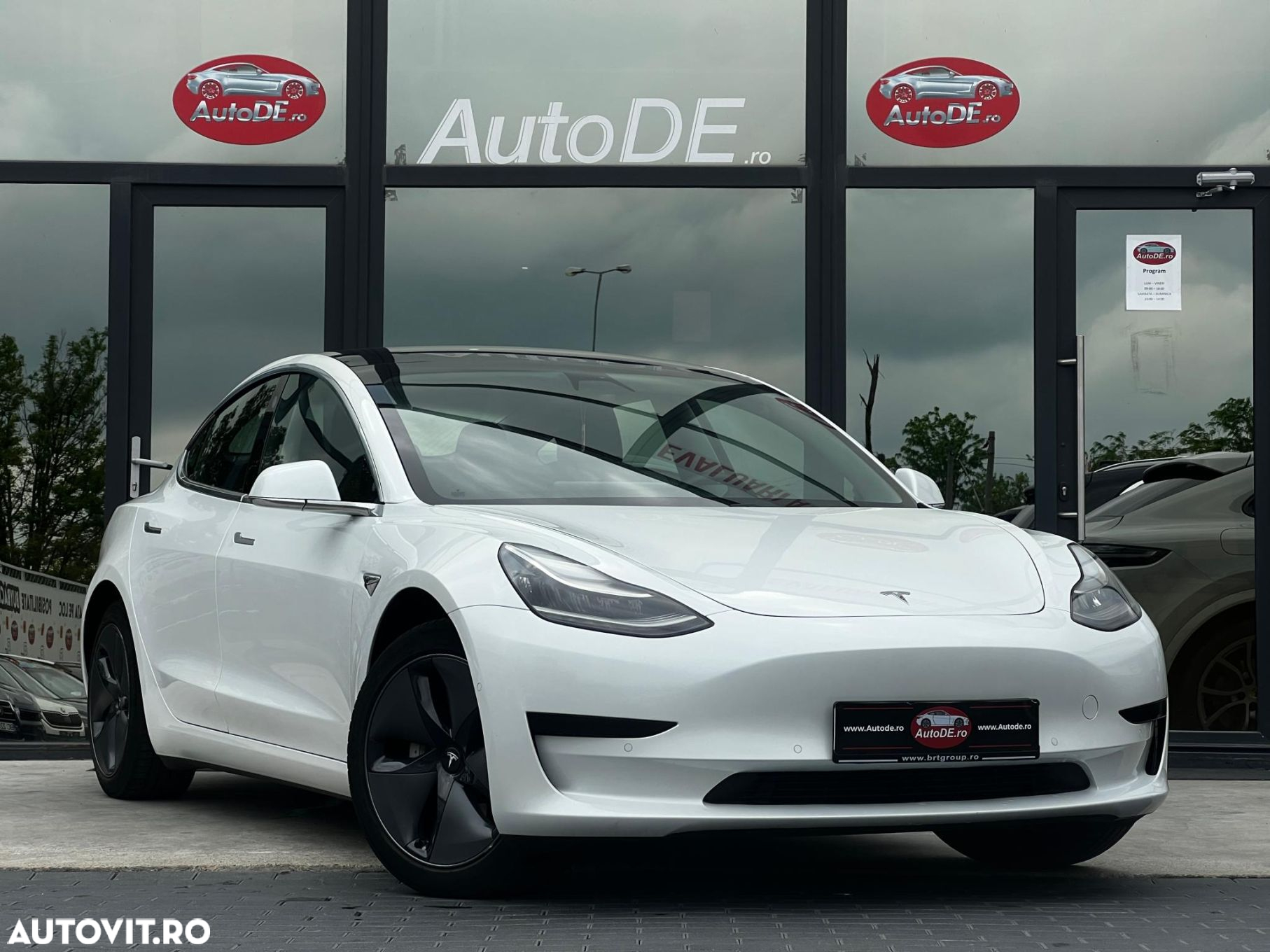 Tesla Model 3 - 2